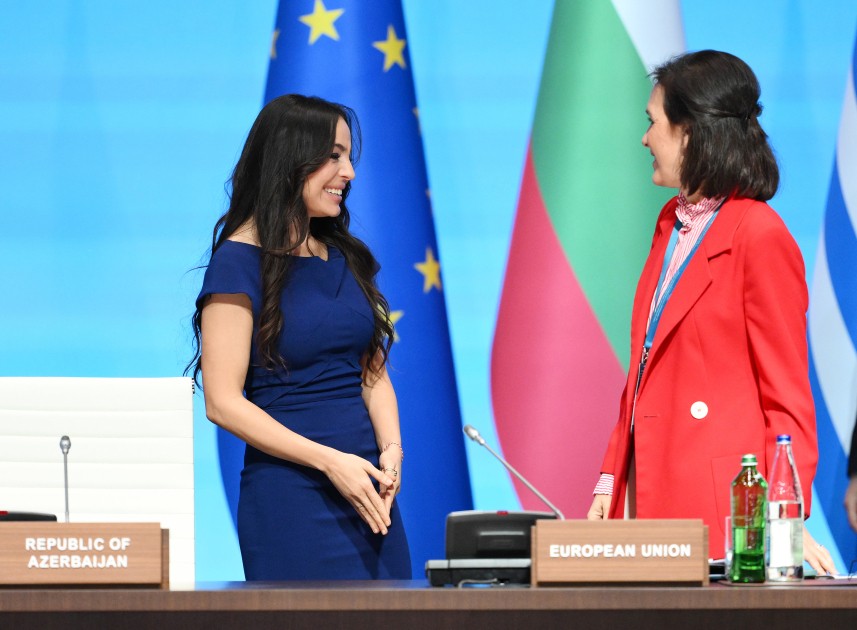 Leyla Əliyeva “Yaşıl enerji layihələri” sessiyasında çıxış etdi - FOTOLAR